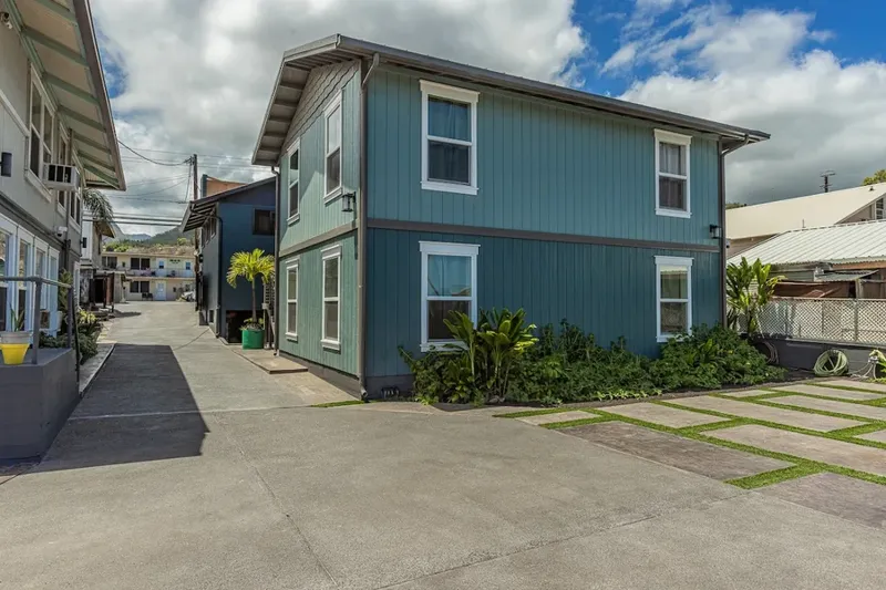 Authentic 3BR Duplex photo 3