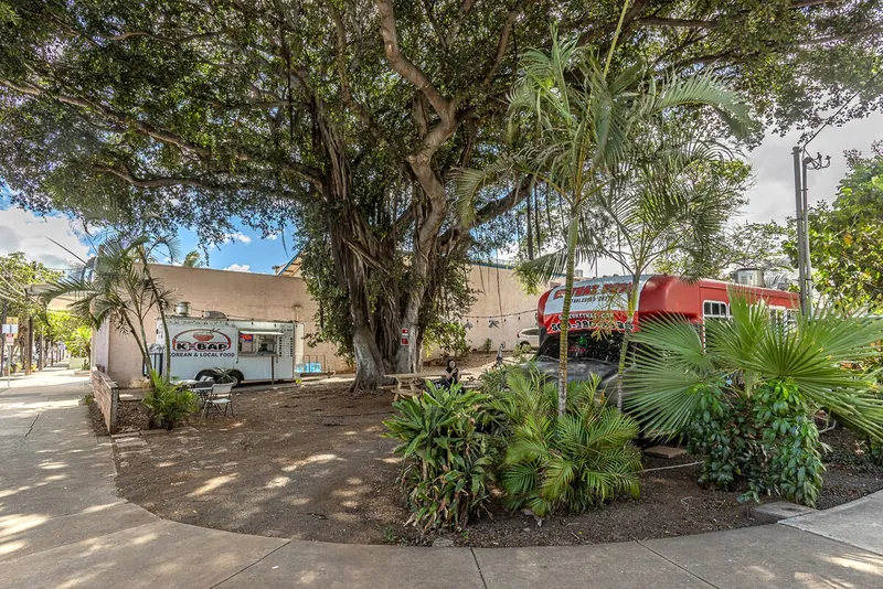 Food Trucks on Market St. 1st Friday of each month is a festival! — Authentic 3BR Duplex, Wailuku