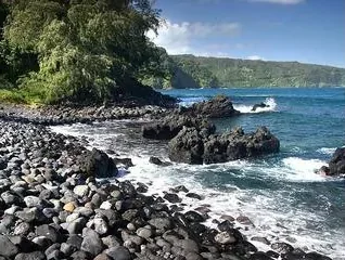 Keʻanae Peninsula + Aunty Sandy’s Banana Bread - photo 2