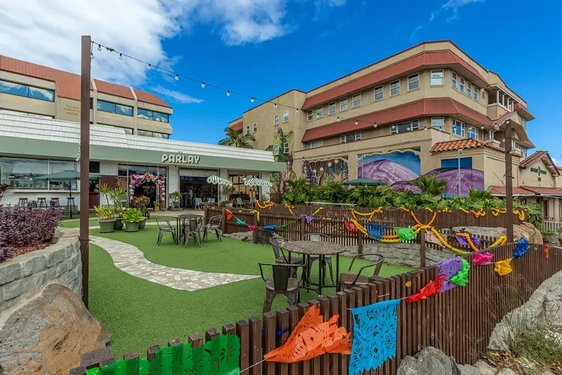 1 of many local eateries and bars — Historic 2BR Condo, Wailuku